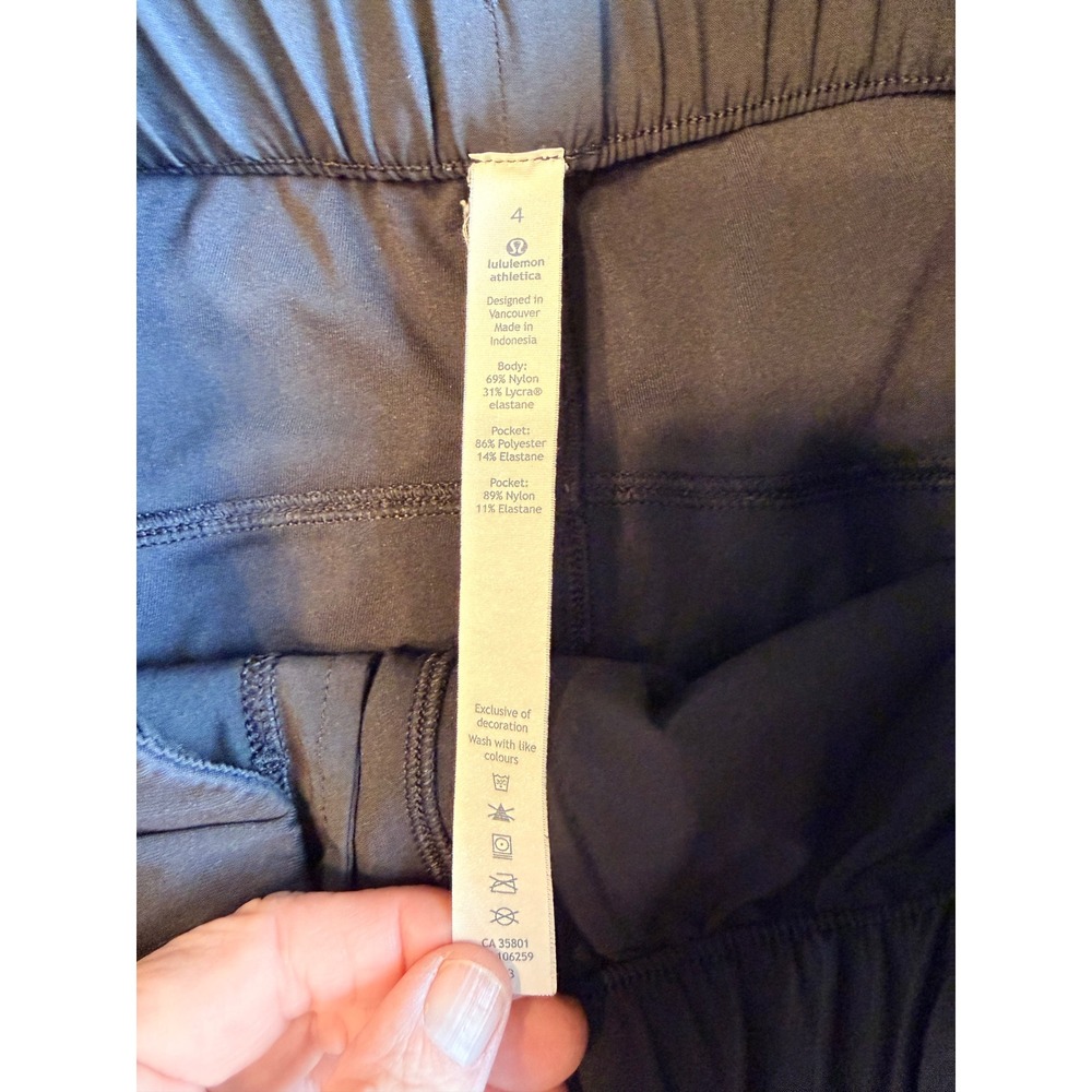 Lululemon On the Fly Short Black Luxtreme Drawstring Athletic Shorts Size 4 - Picture 4 of 8